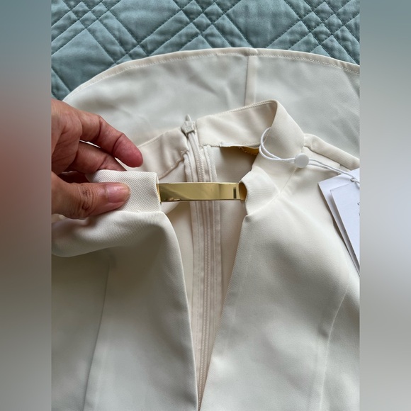 NWT Zimmermann Ivory Pendant Top Sz AU 1 Small Sleeveless Vneck - Picture 12 of 13